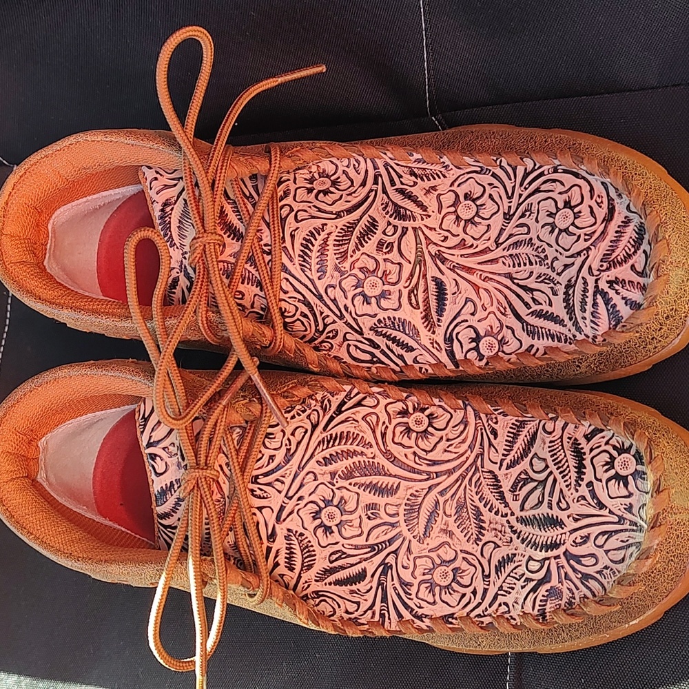 Twisted X Tan and Black Ankle Boots